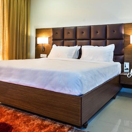 Hotel Saptagiri Hyderabad Luaran gambar