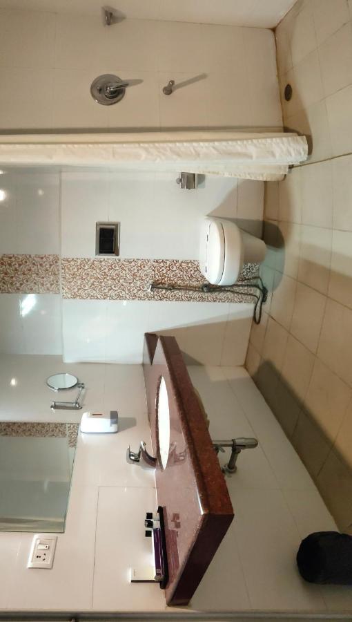 Hotel Saptagiri Hyderabad Luaran gambar