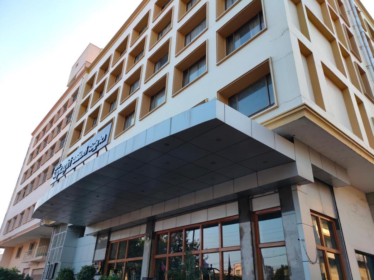 Hotel Saptagiri Hyderabad Luaran gambar