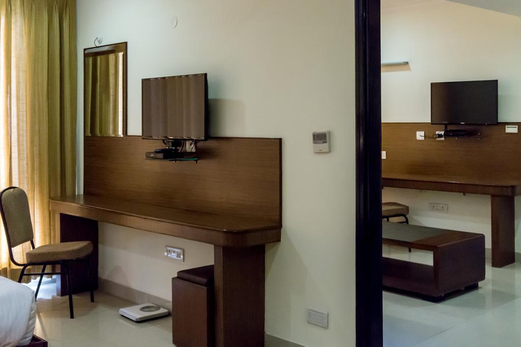 Hotel Saptagiri Hyderabad Luaran gambar