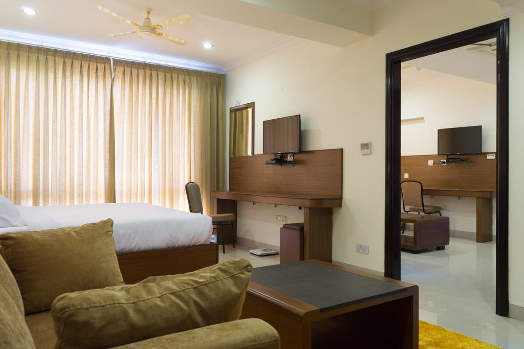 Hotel Saptagiri Hyderabad Luaran gambar