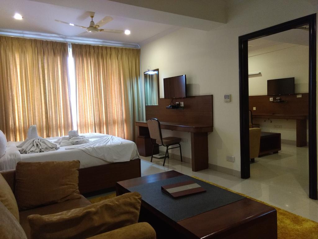 Hotel Saptagiri Hyderabad Luaran gambar