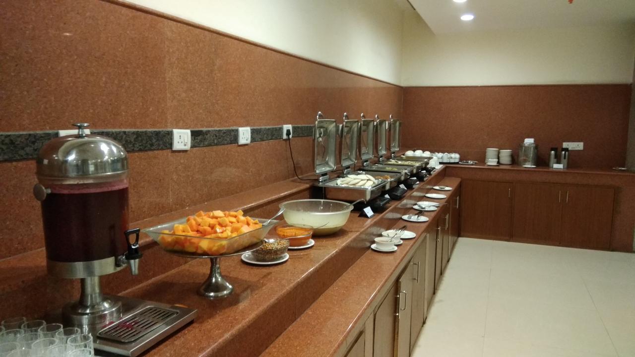 Hotel Saptagiri Hyderabad Luaran gambar