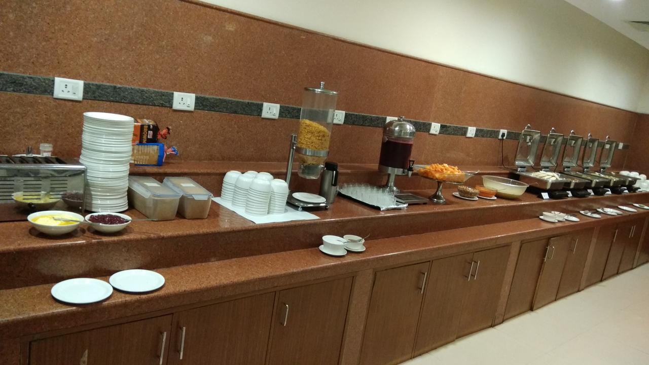 Hotel Saptagiri Hyderabad Luaran gambar
